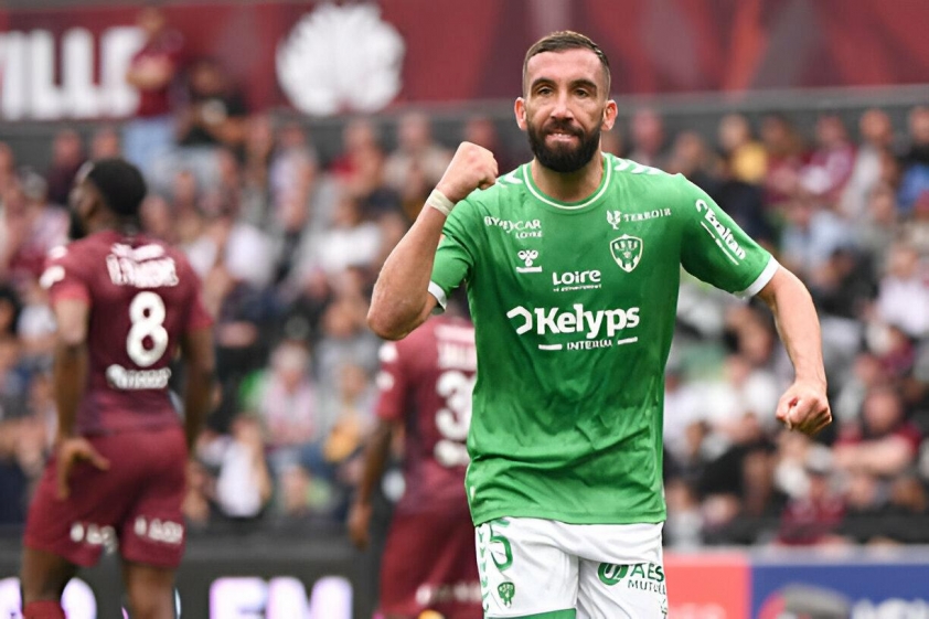 Saint Etienne nhọc nhằn đánh bại Metz trụ hạng Ligue 1 thành công 473947