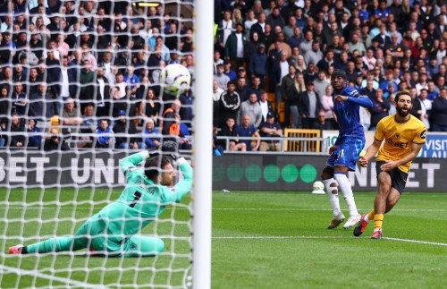 Madueke lập hattrick, Chelsea vùi dập Wolves trong trận cầu 8 bàn thắng