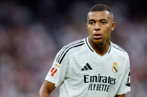 NHM Real chế nhạo Mbappe, chỉ thẳng ngôi sao sáng nhất tại Bernabeu